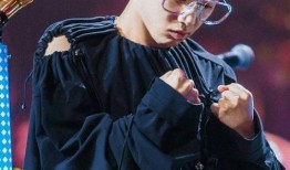 华晨宇最新爆料新闻视频